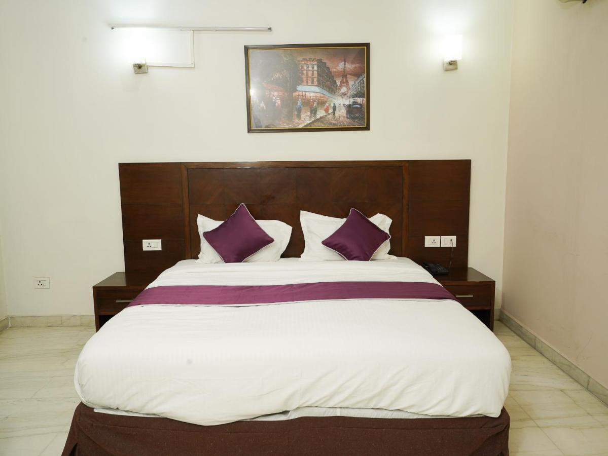 Lime Tree Hotel Sushant Lok Gurgaon Sector 29 Next To Iffco Chowk Metro Ngoại thất bức ảnh