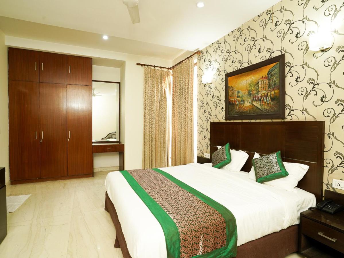 Lime Tree Hotel Sushant Lok Gurgaon Sector 29 Next To Iffco Chowk Metro Ngoại thất bức ảnh