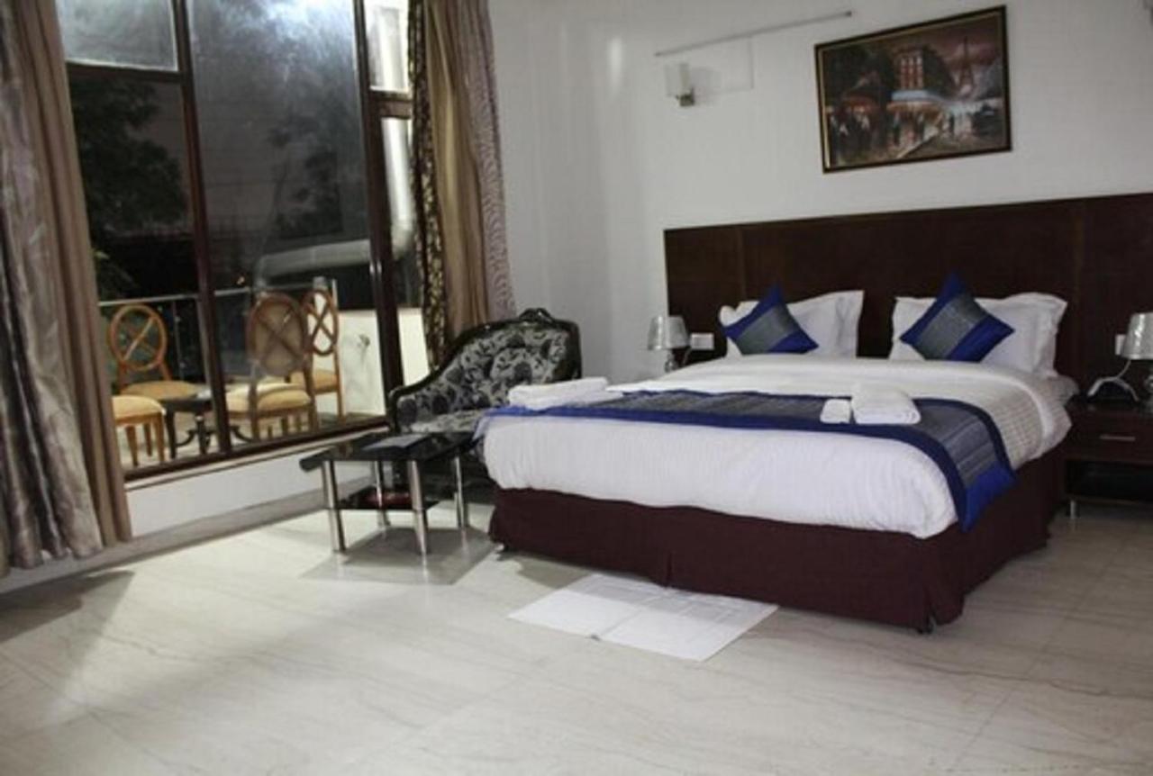 Lime Tree Hotel Sushant Lok Gurgaon Sector 29 Next To Iffco Chowk Metro Ngoại thất bức ảnh