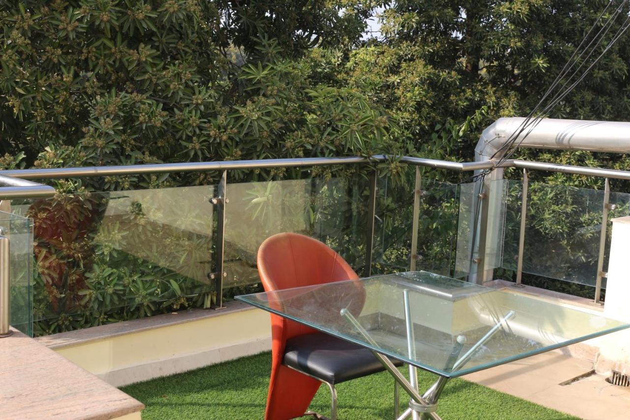 Lime Tree Hotel Sushant Lok Gurgaon Sector 29 Next To Iffco Chowk Metro Ngoại thất bức ảnh